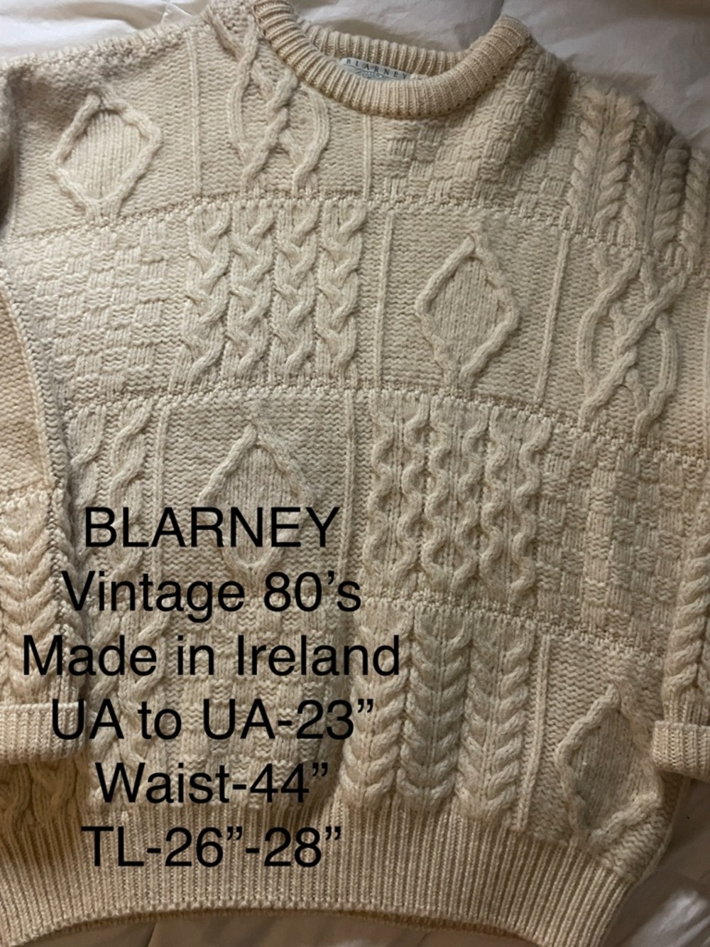Vintage 80’s BLARNEY Woollen Mills Ireland Cable Knit Aran Fisherman Sweater L